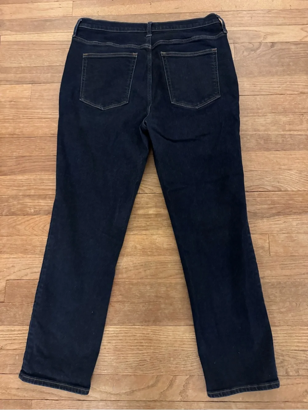 J.Crew Women's Blue Essential Straight Jeans - Size 32T (Measures 33